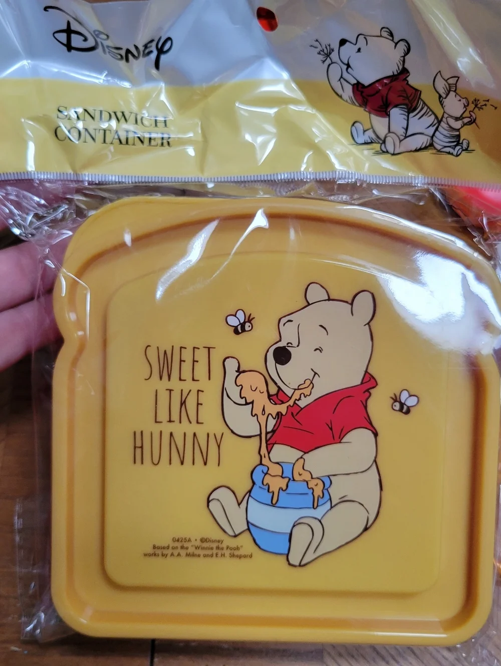 NWT Disney Winnie The Pooh 7 Pc Kitchen Set - Towel Oven Mitt Measuring Spoons